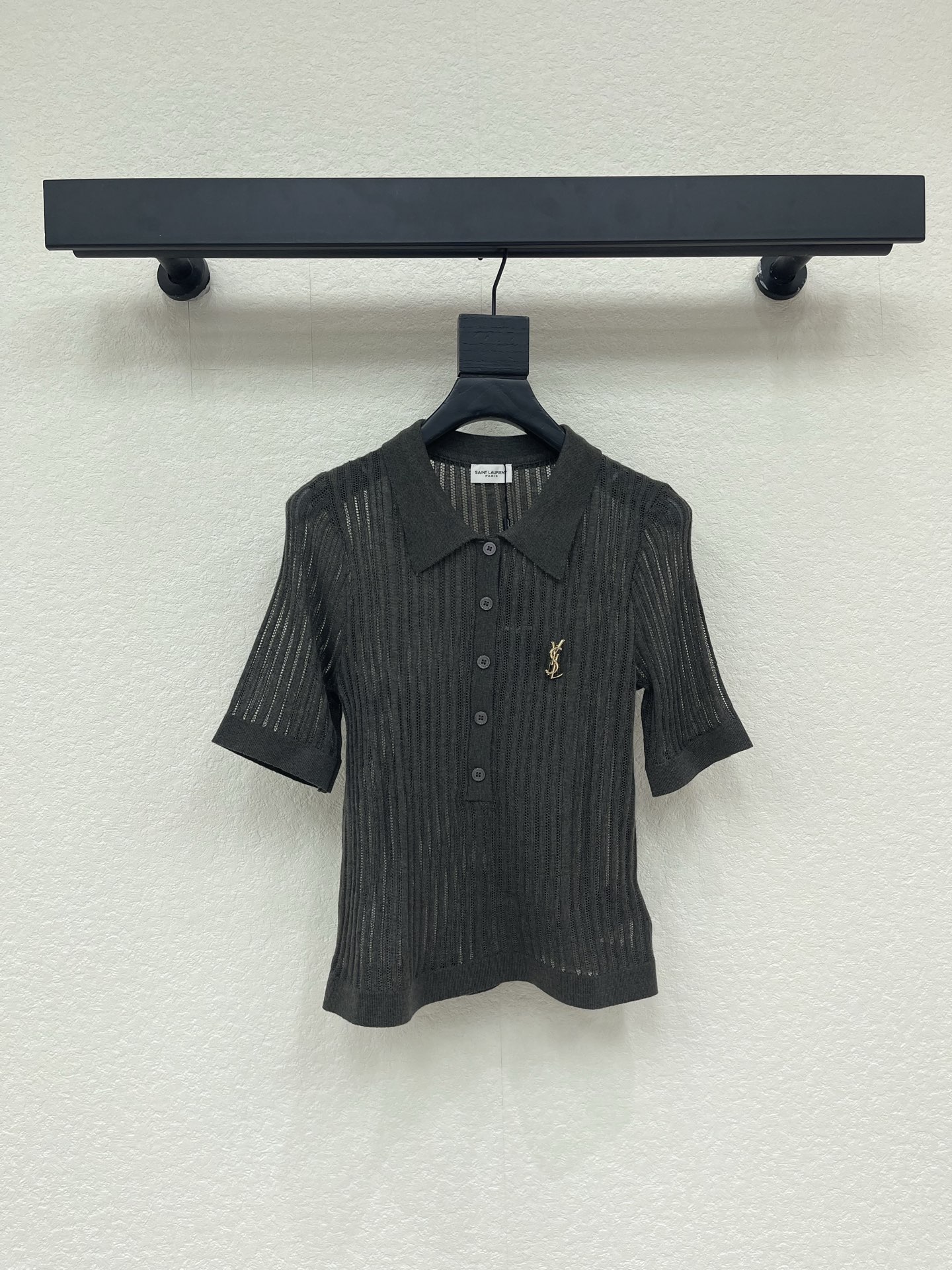 Women's short sleeves